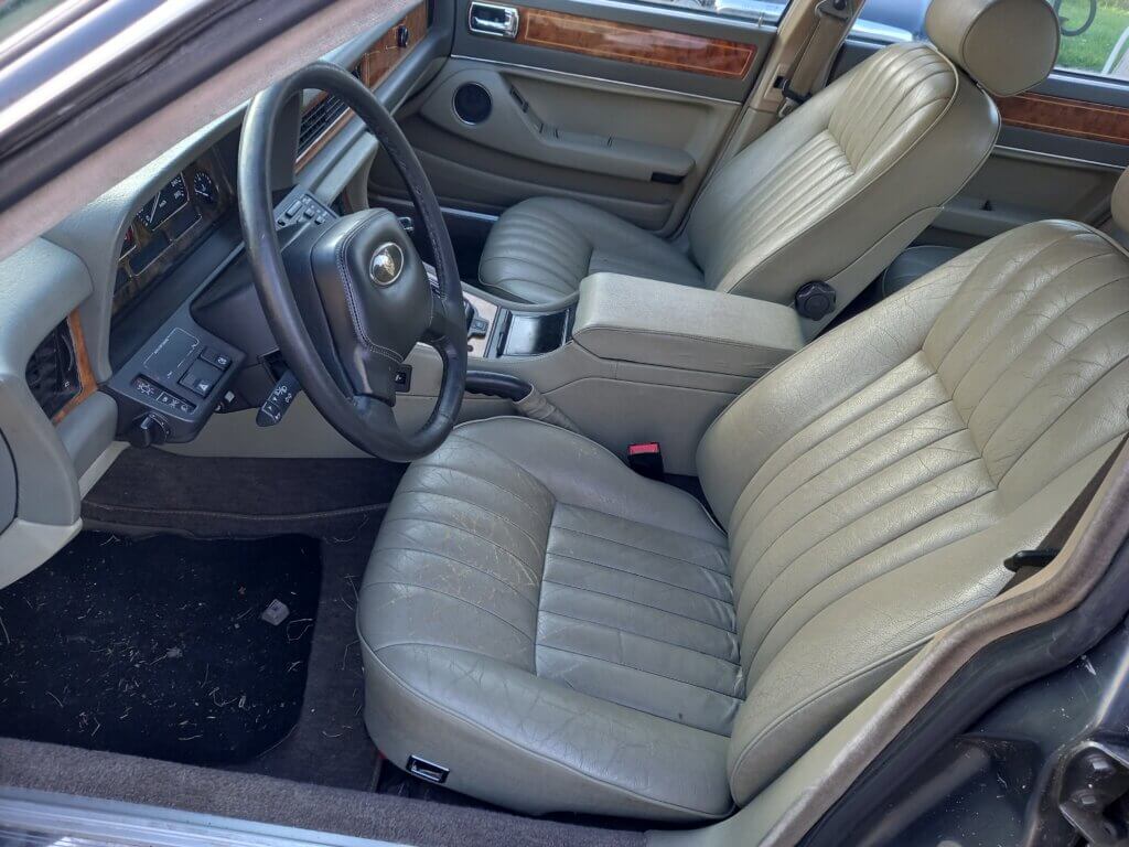 intérieur xj 40